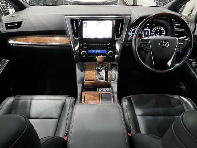 トヨタ ヴェルファイア　ハイブリッド ハイブリッド ２．５ エグゼクティブ ラウンジ Ｅ－ＦＯＵＲ ４ＷＤ H27年 (関東) 99