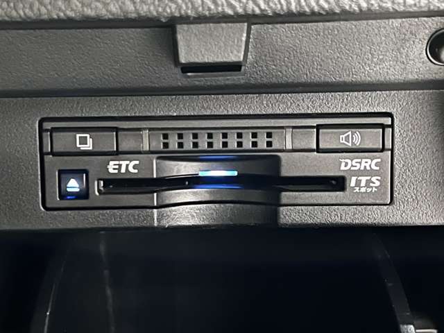 トヨタ ヴェルファイア　ハイブリッド ハイブリッド ２．５ エグゼクティブ ラウンジ Ｅ－ＦＯＵＲ ４ＷＤ H27年 (関東) 99