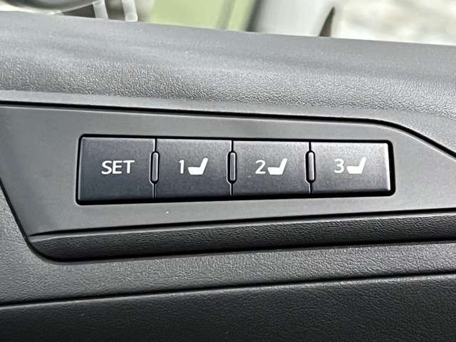 トヨタ ヴェルファイア　ハイブリッド ハイブリッド ２．５ エグゼクティブ ラウンジ Ｅ－ＦＯＵＲ ４ＷＤ H27年 (関東) 99