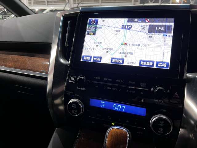 トヨタ ヴェルファイア　ハイブリッド ハイブリッド ２．５ エグゼクティブ ラウンジ Ｅ－ＦＯＵＲ ４ＷＤ H27年 (関東) 99