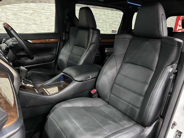 トヨタ ヴェルファイア　ハイブリッド ハイブリッド ２．５ エグゼクティブ ラウンジ Ｅ－ＦＯＵＲ ４ＷＤ H27年 (関東) 99