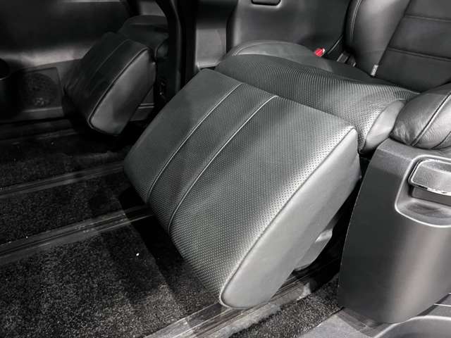 トヨタ ヴェルファイア　ハイブリッド ハイブリッド ２．５ エグゼクティブ ラウンジ Ｅ－ＦＯＵＲ ４ＷＤ H27年 (関東) 99