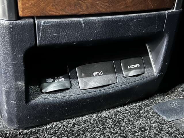 トヨタ ヴェルファイア　ハイブリッド ハイブリッド ２．５ エグゼクティブ ラウンジ Ｅ－ＦＯＵＲ ４ＷＤ H27年 (関東) 99