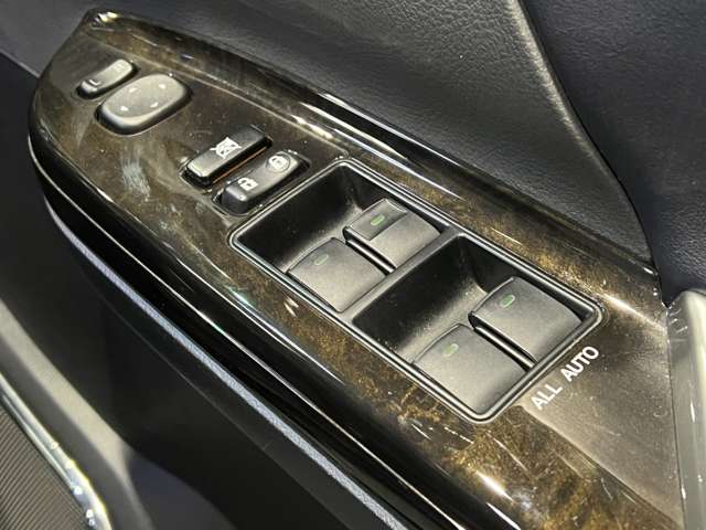 トヨタ ヴェルファイア ２．４ Ｚ ゴールデンアイズＩＩ H25年 (関東) 99