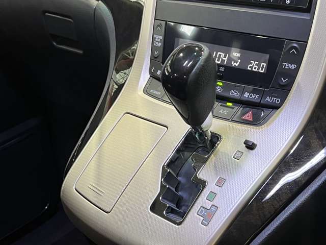 トヨタ ヴェルファイア ２．４ Ｚ ゴールデンアイズＩＩ H25年 (関東) 99