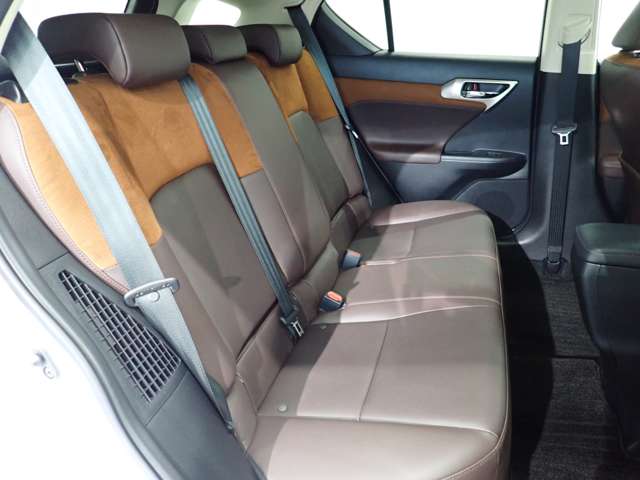 レクサス ＣＴ２００ｈ バージョンＣ R4年 (関東) 99