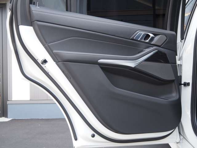 ＢＭＷ Ｘ７ Ｘドライブ４０Ｄ Ｍスポーツ ディーゼルターボ ４ＷＤ R5年 (近畿) 99