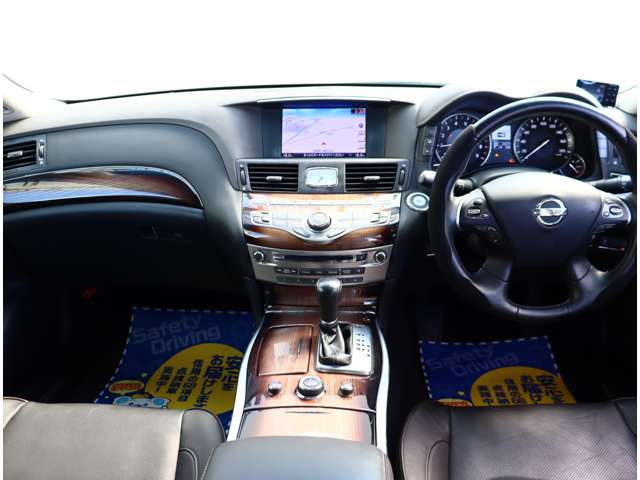 日産 シーマ　ハイブリッド ３．５ ＶＩＰ Ｇ H24年 (関東) 99