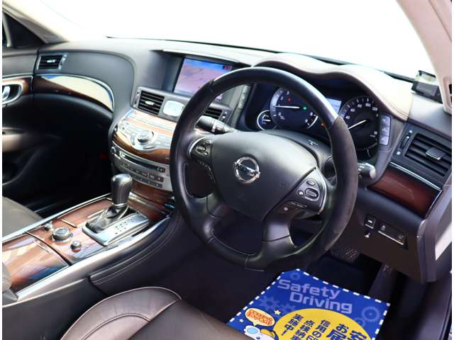 日産 シーマ　ハイブリッド ３．５ ＶＩＰ Ｇ H24年 (関東) 99
