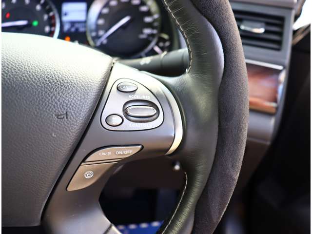 日産 シーマ　ハイブリッド ３．５ ＶＩＰ Ｇ H24年 (関東) 99