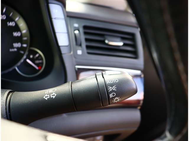 日産 シーマ　ハイブリッド ３．５ ＶＩＰ Ｇ H24年 (関東) 99