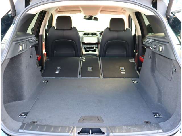 ジャガー Ｆペース ３５Ｔ Ｒスポーツ ４ＷＤ H29年 (関東) 99