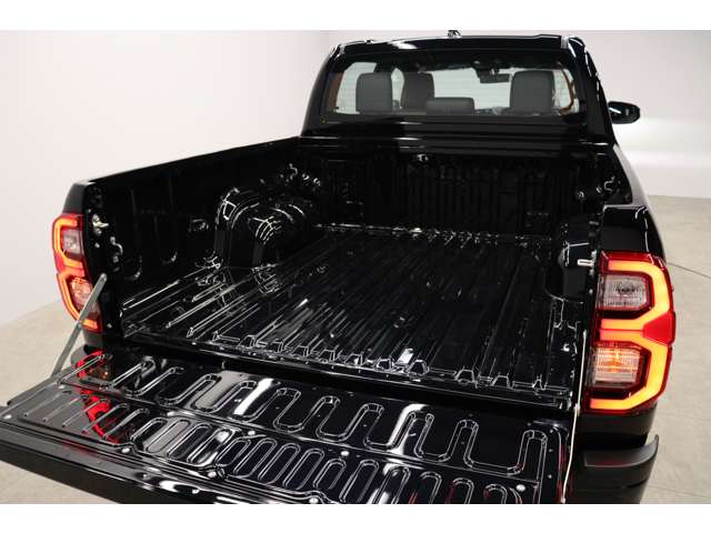 トヨタ ハイラックス ２．４ Ｚ ＧＲスポーツ ディーゼルターボ ４ＷＤ R7年 (東海) 99