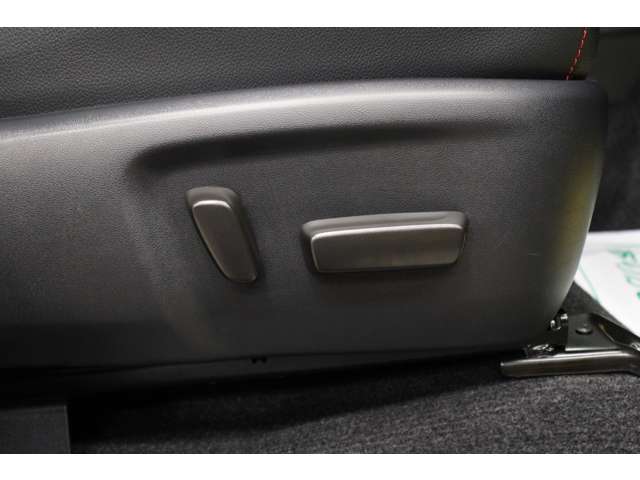 トヨタ ハイラックス ２．４ Ｚ ＧＲスポーツ ディーゼルターボ ４ＷＤ R7年 (東海) 99