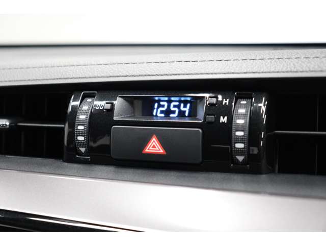 トヨタ ハイラックス ２．４ Ｚ ＧＲスポーツ ディーゼルターボ ４ＷＤ R7年 (東海) 99