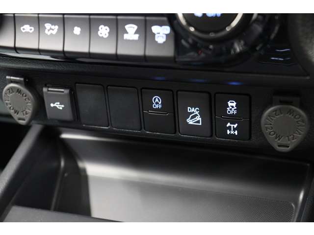 トヨタ ハイラックス ２．４ Ｚ ＧＲスポーツ ディーゼルターボ ４ＷＤ R7年 (東海) 99