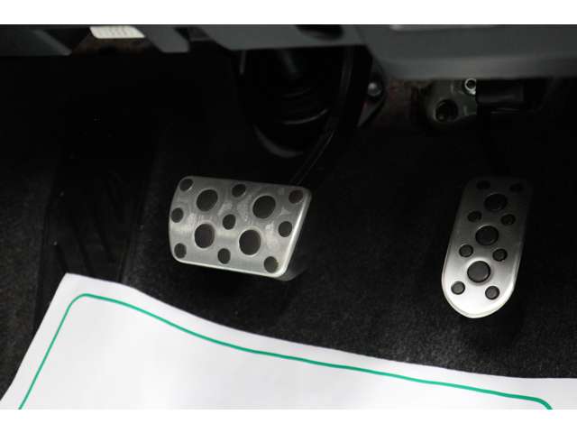 トヨタ ハイラックス ２．４ Ｚ ＧＲスポーツ ディーゼルターボ ４ＷＤ R7年 (東海) 99