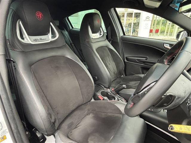 アルファロメオ ジュリエッタ ヴェローチェ H30年 (東北) 99