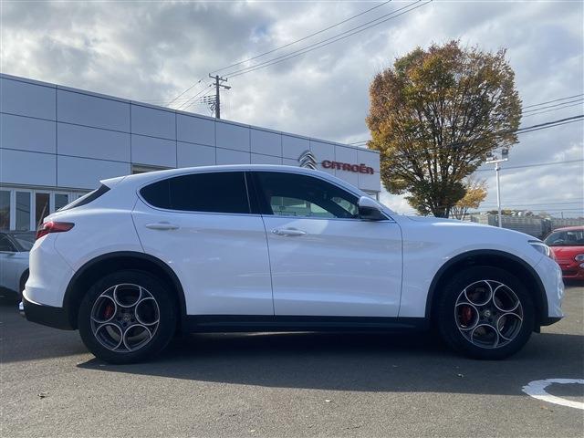 アルファロメオ ステルヴィオ ２．０ ターボ Ｑ４ スポーツパッケージ ４ＷＤ R1年 (東北) 99