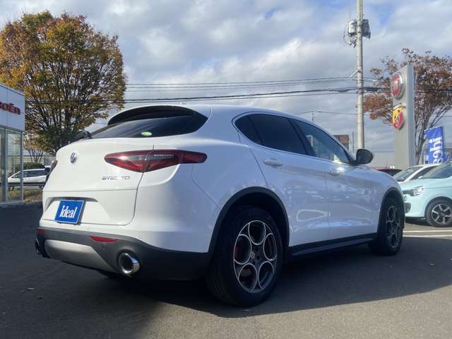 アルファロメオ ステルヴィオ ２．０ ターボ Ｑ４ スポーツパッケージ ４ＷＤ R1年 (東北) 99