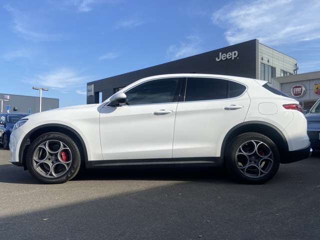 アルファロメオ ステルヴィオ ２．０ ターボ Ｑ４ スポーツパッケージ ４ＷＤ R1年 (東北) 99