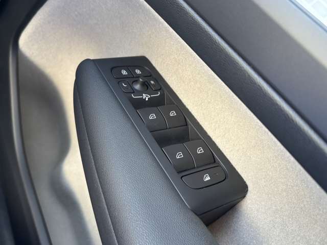 ボルボ ＸＣ４０ Ｔ４　モメンタム H30年 (東北) 99