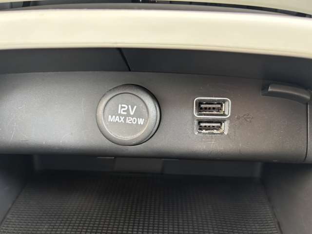 ボルボ ＸＣ４０ Ｔ４　モメンタム H30年 (東北) 99