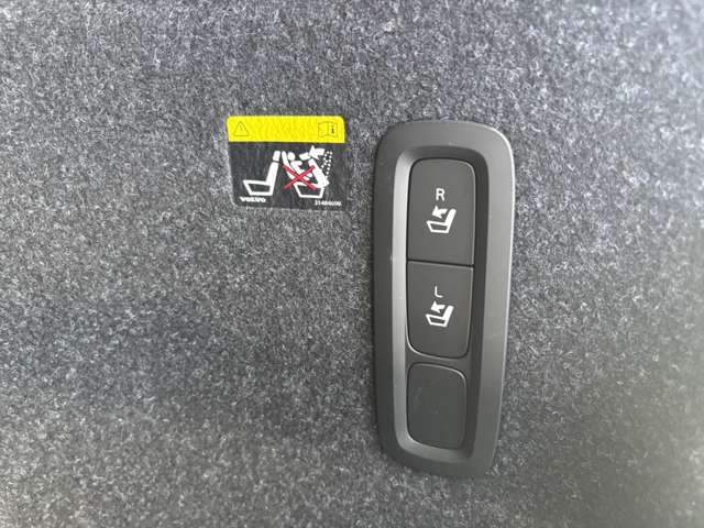 ボルボ ＸＣ４０ Ｔ４　モメンタム H30年 (東北) 99