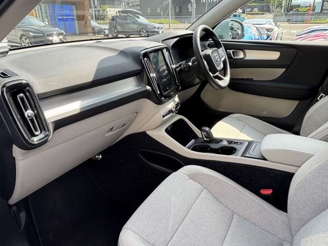 ボルボ ＸＣ４０ Ｔ４　モメンタム H30年 (東北) 99