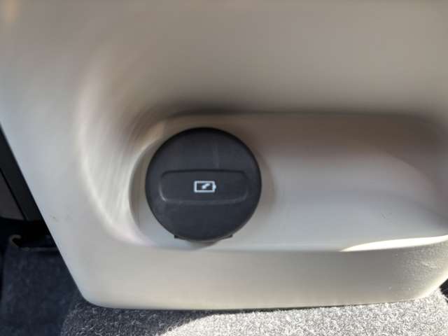 ボルボ ＸＣ４０ Ｔ４　モメンタム H30年 (東北) 99