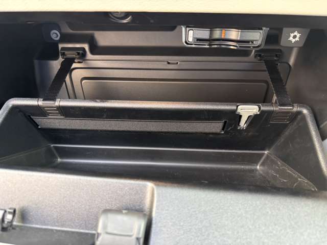 ボルボ ＸＣ４０ Ｔ４　モメンタム H30年 (東北) 99