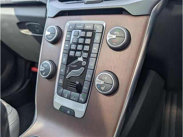 ボルボ Ｖ４０ Ｔ３　クラシックエディション R1年 (東北) 99