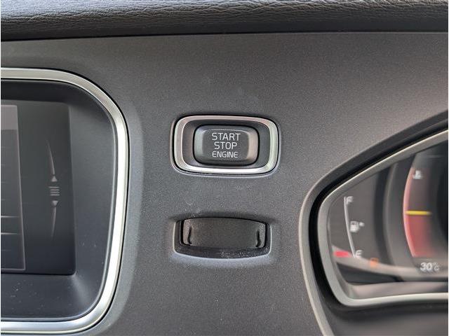 ボルボ Ｖ４０ Ｔ３　クラシックエディション R1年 (東北) 99