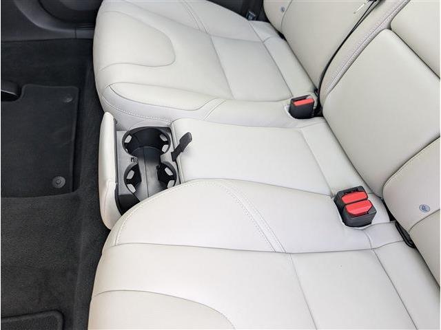 ボルボ Ｖ４０ Ｔ３　クラシックエディション R1年 (東北) 99