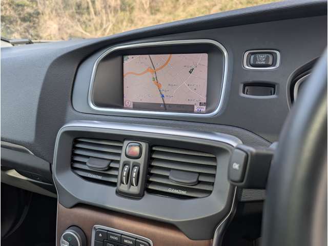 ボルボ Ｖ４０ Ｔ３　クラシックエディション R1年 (東北) 99