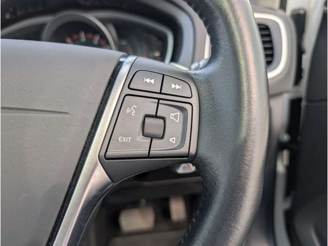 ボルボ Ｖ４０ Ｔ３　クラシックエディション R1年 (東北) 99