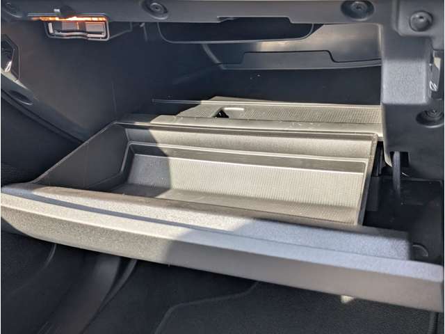 ボルボ Ｖ４０ Ｔ３　クラシックエディション R1年 (東北) 99