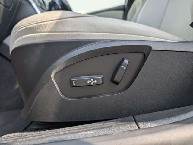 ボルボ Ｖ４０ Ｔ３　クラシックエディション R1年 (東北) 99