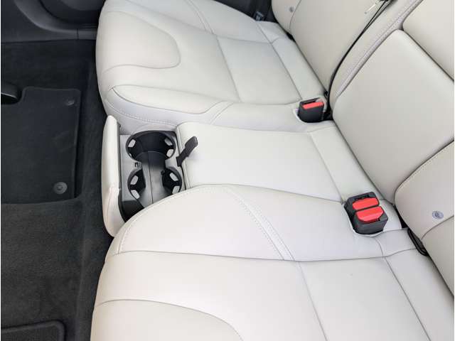 ボルボ Ｖ４０ Ｔ３　クラシックエディション R1年 (東北) 99