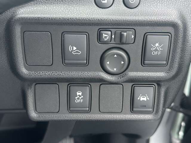 日産 ノート １．２ Ｅ－ＰＯＷＥＲ メダリスト R2年 (東海) 99