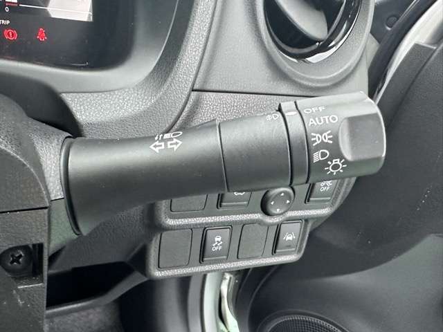 日産 ノート １．２ Ｅ－ＰＯＷＥＲ メダリスト R2年 (東海) 99