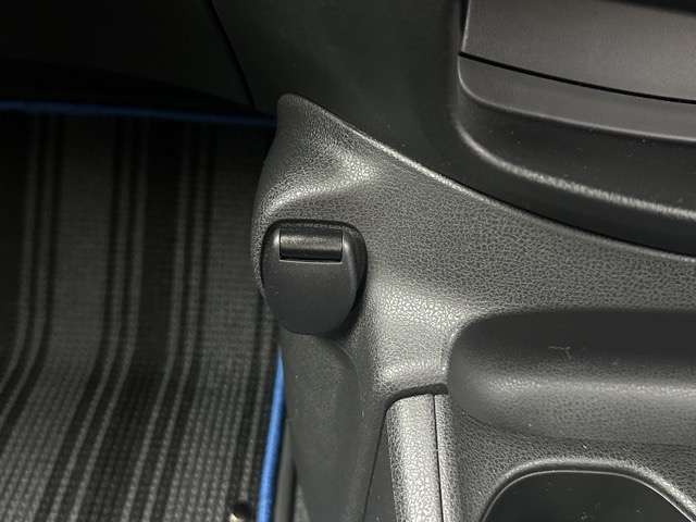 日産 ノート １．２ Ｅ－ＰＯＷＥＲ メダリスト R2年 (東海) 99