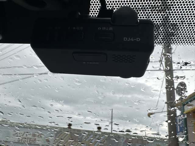 日産 ノート １．２ Ｅ－ＰＯＷＥＲ メダリスト R2年 (東海) 99