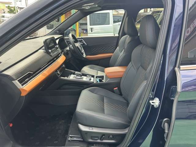 三菱 アウトランダーＰＨＥＶ ＰＨＥＶ ２．４ Ｐ ４ＷＤ R5年 (東海) 99