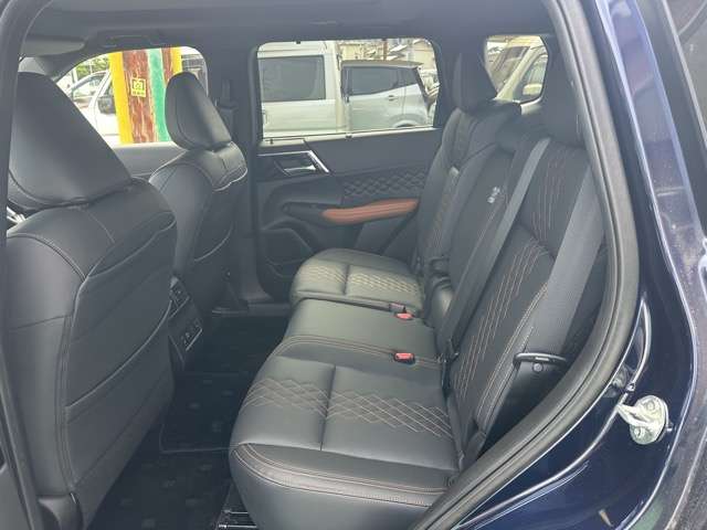 三菱 アウトランダーＰＨＥＶ ＰＨＥＶ ２．４ Ｐ ４ＷＤ R5年 (東海) 99
