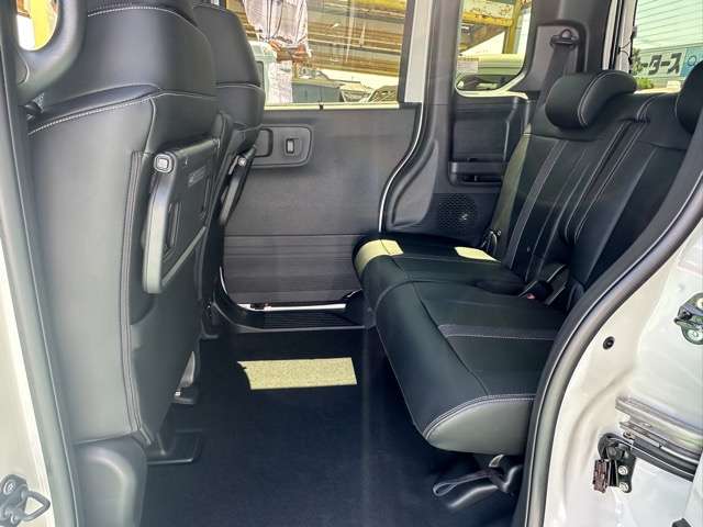 ホンダ Ｎ　ＢＯＸ カスタム ６６０ ターボ コーディネートスタイル ２トーン ４ＷＤ R7年 (東海) 99