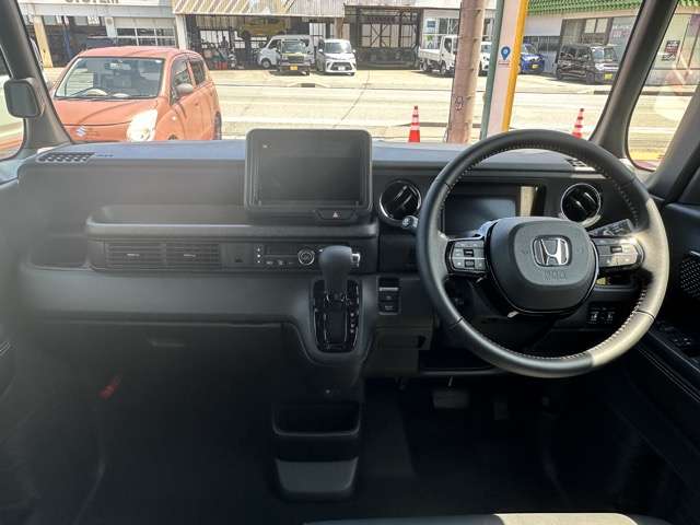 ホンダ Ｎ　ＢＯＸ カスタム ６６０ ターボ コーディネートスタイル ２トーン ４ＷＤ R7年 (東海) 99