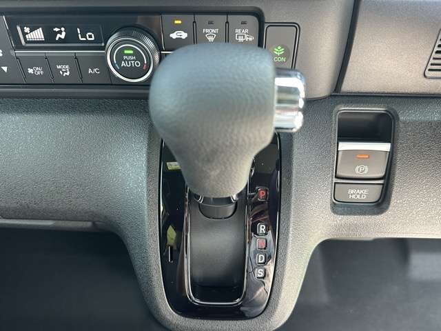 ホンダ Ｎ　ＢＯＸ カスタム ６６０ ターボ コーディネートスタイル ２トーン ４ＷＤ R7年 (東海) 99