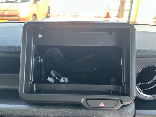 ホンダ Ｎ　ＢＯＸ カスタム ６６０ ターボ コーディネートスタイル ２トーン ４ＷＤ R7年 (東海) 99