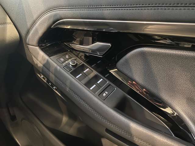 ランドローバー レンジローバーイヴォーク Ｓ ２．０Ｌ Ｐ２００ ４ＷＤ R1年 (九州・沖縄) 99